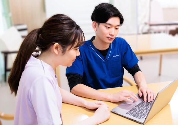 有料老人ホーム　スマイルナーシング金山（パート）の介護福祉士求人メイン写真4