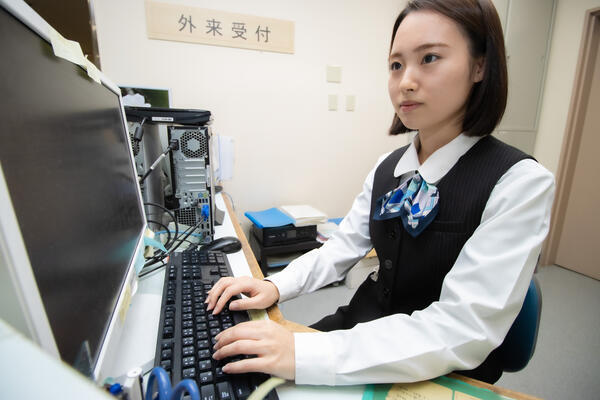 明理会中央総合病院（常勤）の医療事務求人メイン写真2