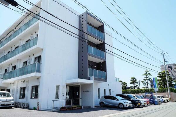 サービス付き高齢者向け住宅ブロッサムはません（常勤） の介護職求人の写真