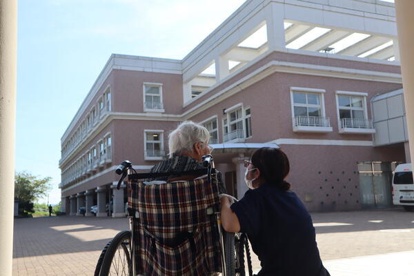 障がい者支援施設フェニックス（常勤）の支援員求人の写真