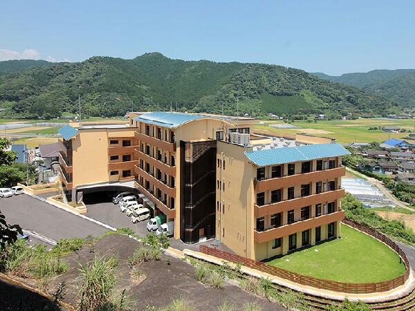 特別養護老人ホーム昭寿園サンヒルズ(臨時職員/常勤)の介護職求人の写真