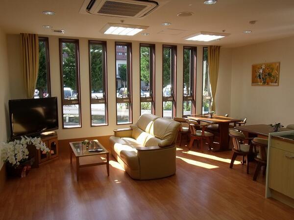 サ高住　コミュニティ宝塚（常勤）の介護福祉士求人メイン写真3