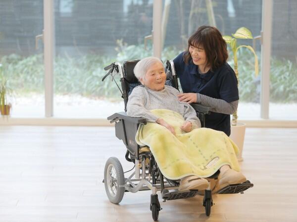 ケアハウス　カトレアすずらん台（契約職員/常勤）の介護職求人の写真