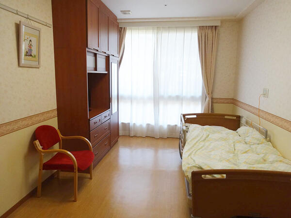 特別養護老人ホーム　高ケ坂ひかり苑（常勤）の看護師求人メイン写真3