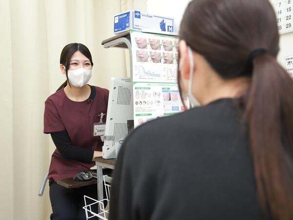 京都駅前さの皮フ科クリニック（常勤）の看護師求人メイン写真4