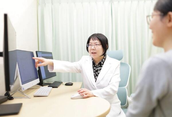 お茶の水橋交番横クリニック（パート）の看護師求人の写真