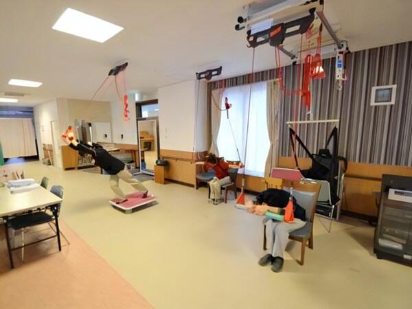 龍岡ケアセンター（常勤）の介護福祉士求人メイン写真4