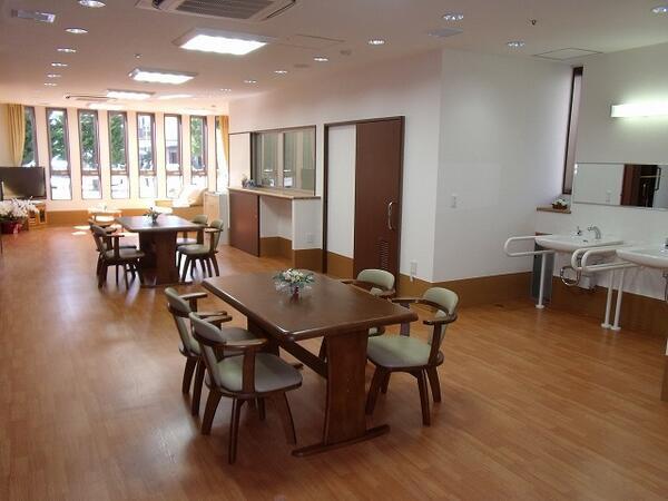 サ高住　コミュニティ宝塚（パート） の介護職求人メイン写真2