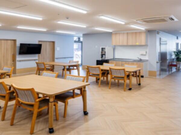 住宅型有料老人ホームmiles（パート）の介護職求人メイン写真4