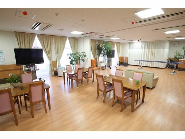 介護付有料老人ホーム フォーリーフ嶋（常勤）の看護師求人メイン写真2