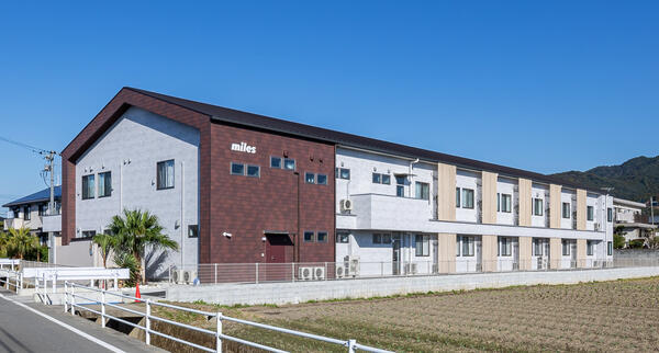 住宅型有料老人ホームmiles（パート）の介護職求人メイン写真2