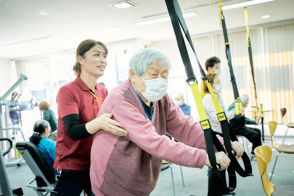 リハビリ専門デイサービス　リタポンテ落合・上高田店店（シニアトレーナー/常勤）の介護職求人サブ写真1