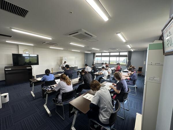 特別養護老人ホーム月のあかり（常勤）の介護福祉士求人メイン写真2