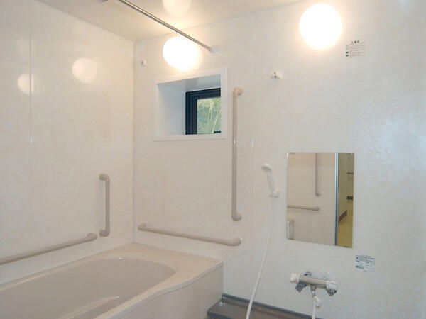 介護付有料老人ホーム春日苑（パート）の介護福祉士求人メイン写真4