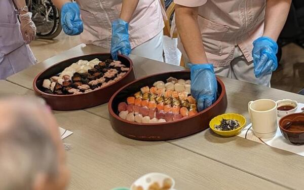 特別養護老人ホーム ロングステージ御影（パート）の介護福祉士求人メイン写真2