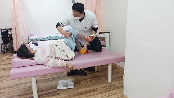 デイサービスはなまるの湯　寝屋川店（常勤）の柔道整復師求人メイン写真3