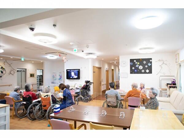 ナーシングホームしあわせ西野（常勤）の看護師求人メイン写真3