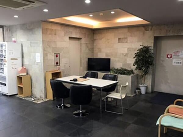 住宅型有料老人ホームフラワーガーデン花園（常勤）の介護職求人メイン写真3