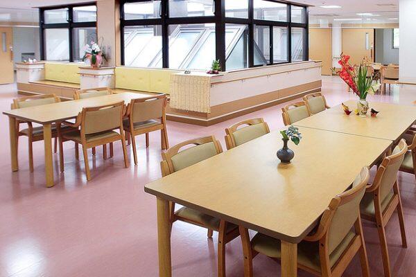 介護付有料老人ホーム春日苑（常勤）の介護職求人メイン写真5