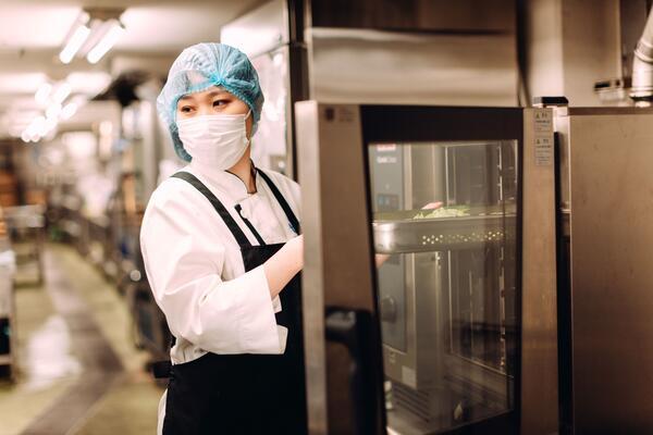 タムスデリ船橋（食品製造スタッフ/常勤）の調理補助求人の写真