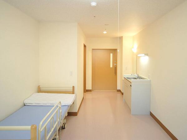 介護付有料老人ホーム春日苑（常勤）の介護職求人メイン写真2