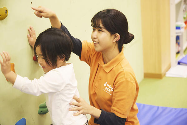 ホップステップ梶ヶ谷校（児童指導員/パート）の精神保健福祉士求人メイン写真2