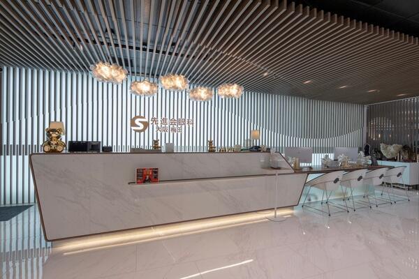 先進会眼科 大阪（カウンセリング・受付/ 契約社員）の一般事務求人の写真