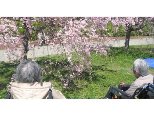 住宅型有料老人ホームスマイルらいふ星田（常勤）の看護師求人メイン写真2