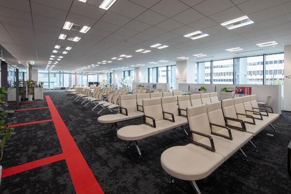 先進会眼科 大阪（カウンセリング・受付/ 契約社員）の一般事務求人メイン写真2