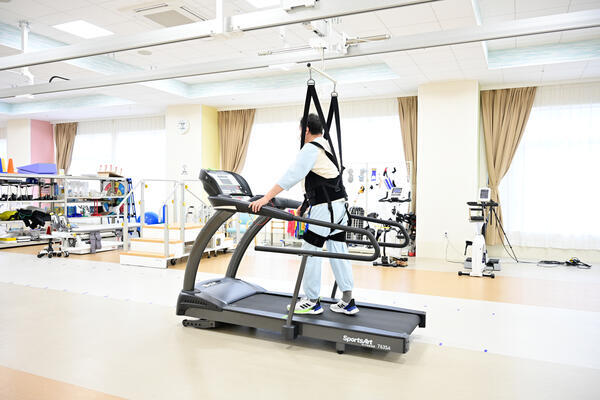 令和リハビリテーション病院(常勤)の理学療法士求人サブ写真1