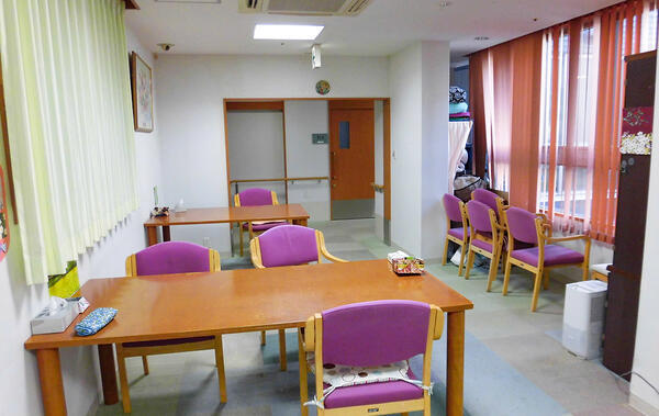 グリーンライフ茨木若園（常勤）の准看護師求人メイン写真3