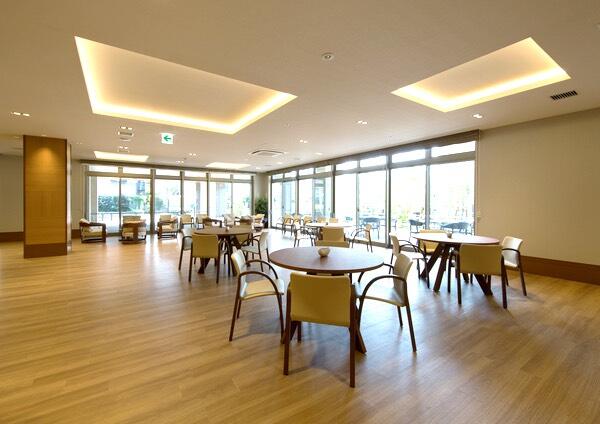 特別養護老人ホーム こまえ正吉苑二番館（常勤）の介護福祉士求人メイン写真2