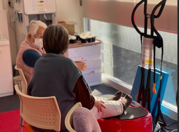 リハビリ型デイサービス レコードブック北千住（常勤）の社会福祉士求人メイン写真4