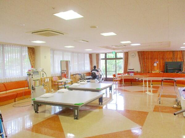 介護老人保健施設 ケアガーデンさがみ湖（パート）の理学療法士求人メイン写真3