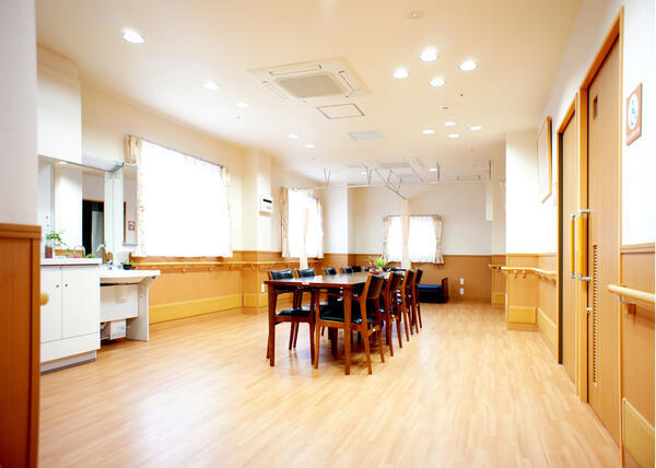 デイサービスアスナル茨木（パート）の介護職求人メイン写真3