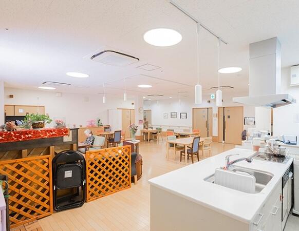 特別養護老人ホーム協同の苑六甲アイランドにじの家（常勤）の介護福祉士求人メイン写真3