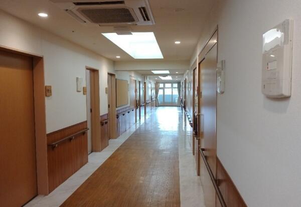 介護付き有料老人ホーム　夢眠おおみやきた（常勤）の理学療法士求人メイン写真3