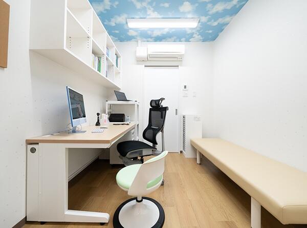 スワンこどもクリニック（常勤）の看護師求人メイン写真2