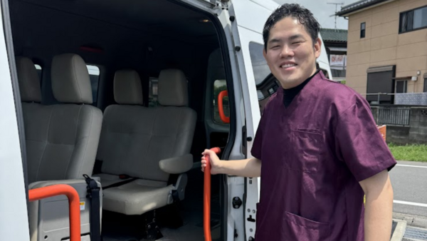 デイリハセンターうちリハ折之口店（パート）の送迎ドライバー求人の写真