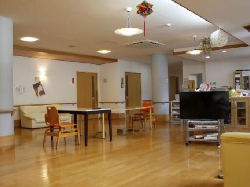 特別養護老人ホーム梅里苑（臨時職員常勤）の准看護師求人メイン写真3