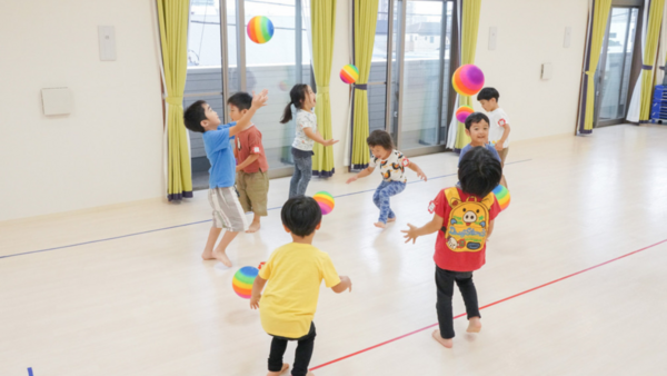 立石いろは保育園（常勤）の保育士求人メイン写真2