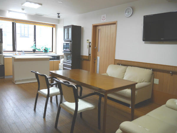 医療法人 悠山会 ファミリア一社（夜勤専従/パート）の介護職求人メイン写真3