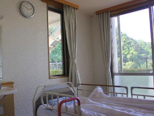 特別養護老人ホーム梅里苑（常勤）の看護師求人メイン写真4