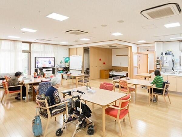 特別養護老人ホーム協同の苑六甲アイランドにじの家（常勤）の介護福祉士求人メイン写真2