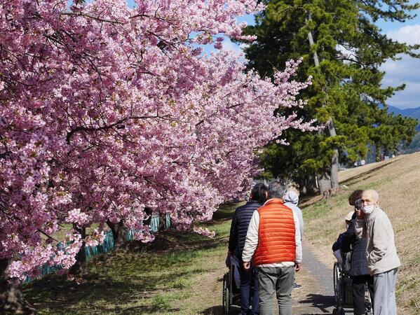 特別養護老人ホーム りんどう（パート）の介護福祉士求人メイン写真5
