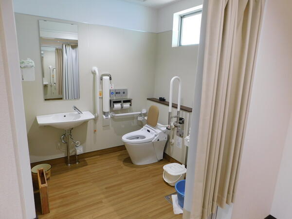 特別養護老人ホーム泉和荘（常勤）の介護福祉士求人メイン写真4