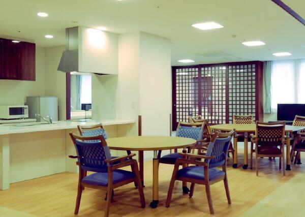 特別養護老人ホーム プレーゲ船橋（常勤）の准看護師求人メイン写真3