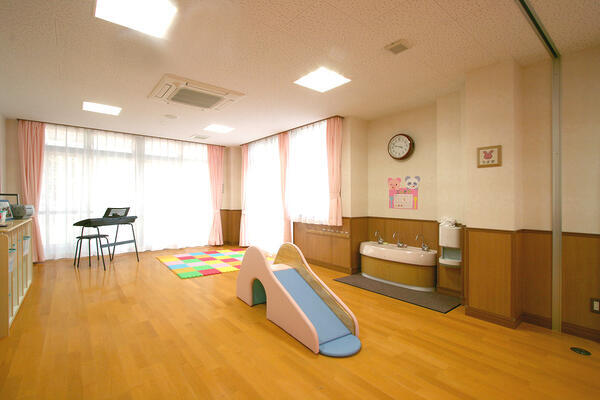 小規模保育所ちびっこランドらくえん（パート）の保育士求人メイン写真3