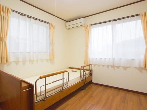 住宅型有料老人ホーム ケアホーム ラ・フランス（夜勤専従/フルタイムパート）の介護福祉士求人メイン写真4