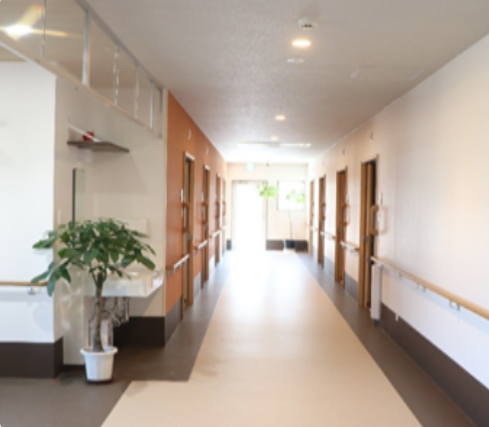 住宅型有料老人ホーム サンエイ慈眼寺（正社員） の介護職求人メイン写真3